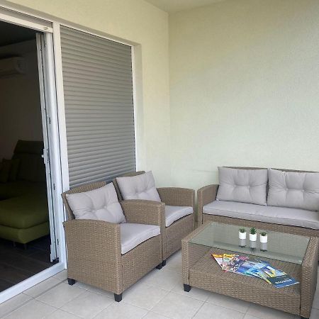 Modern New Apartment In Макарска Екстериор снимка